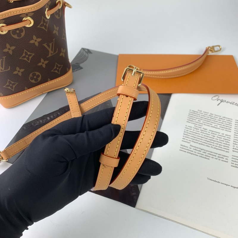 LV新款水桶包 色澤很新❤️-12