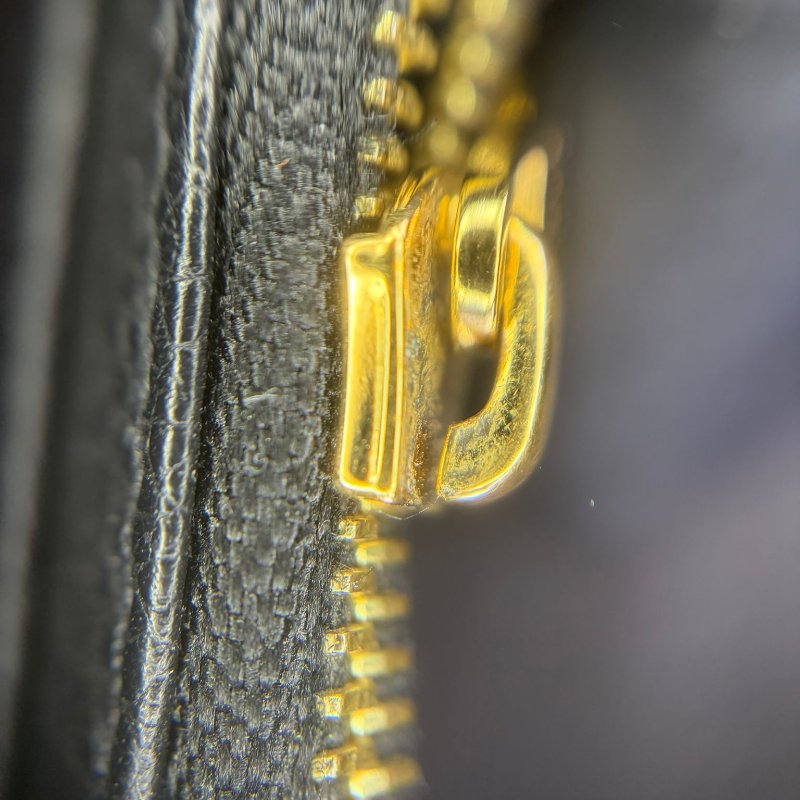 Louis Vuitton Sarah 壓紋長款皮夾-17