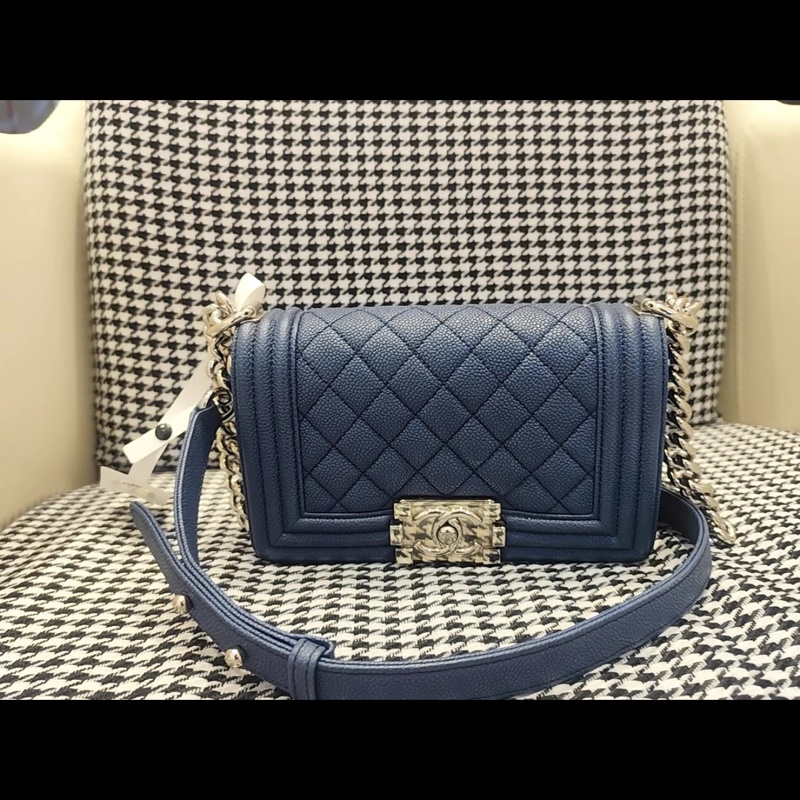 Chanel BOY 20  caviar-0