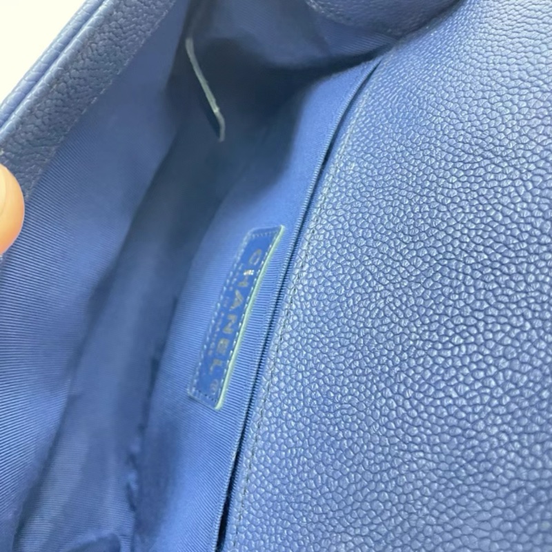 Chanel BOY 20 caviar-1