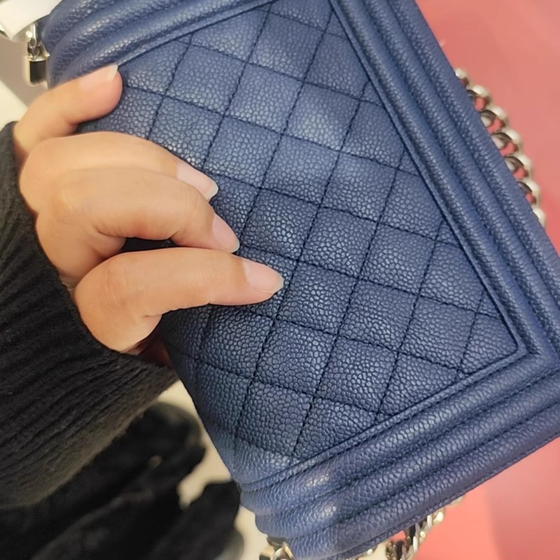 Chanel BOY 20 caviar-6