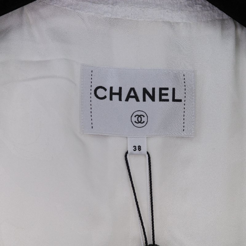 Chanel 香奈兒 25P 白色斜紋軟呢 珍珠扣風衣外套-14