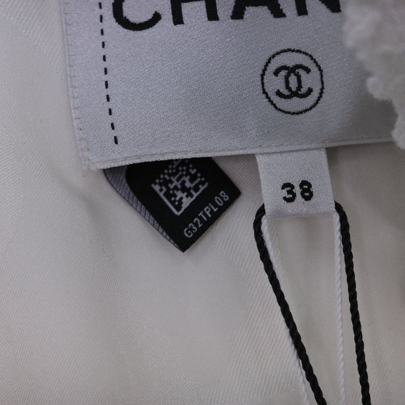 Chanel 香奈兒 25P 白色斜紋軟呢 珍珠扣風衣外套-17