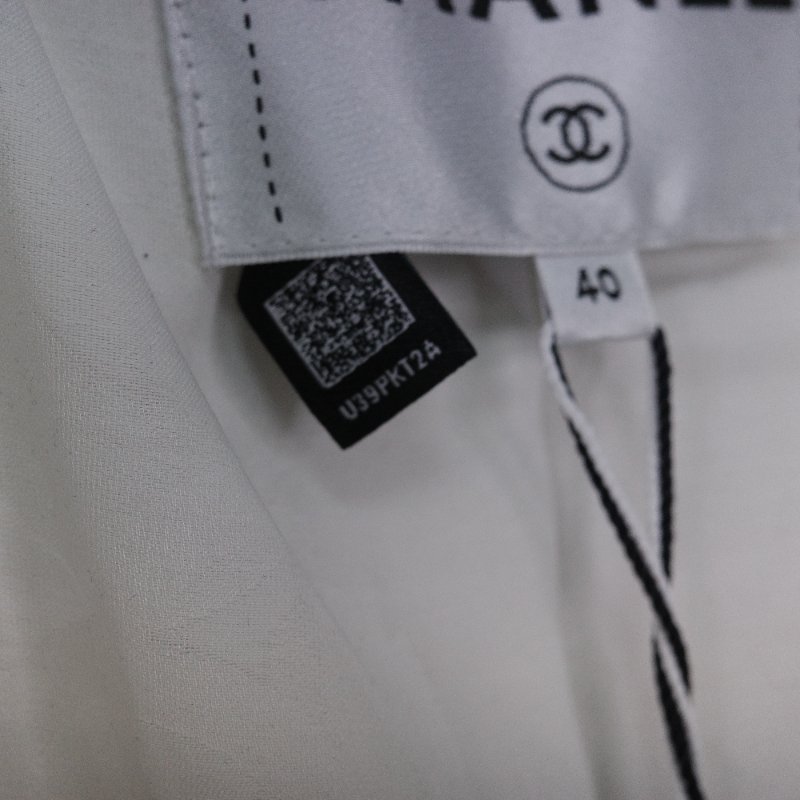 Chanel 香奈兒 立體花卉水晶裝飾 白色斜紋 軟呢外套-17