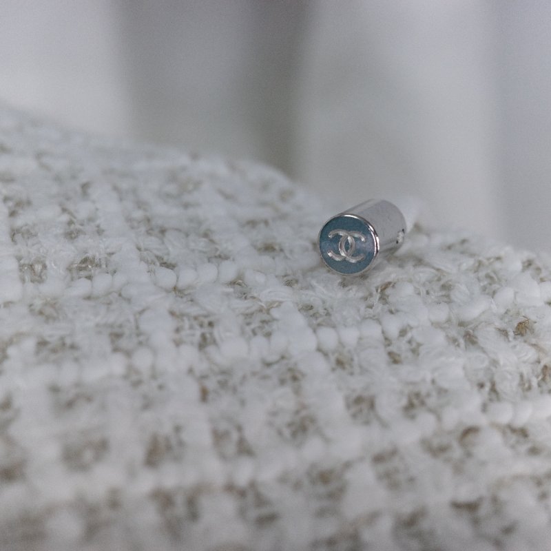 Chanel 香奈兒 立體花卉水晶裝飾 白色斜紋 軟呢外套-19