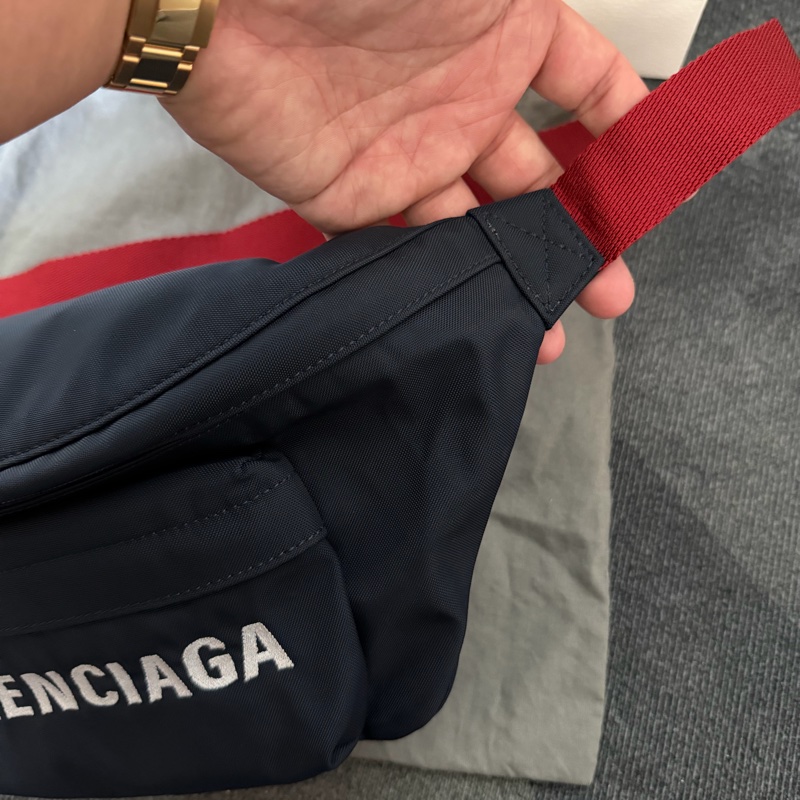 巴黎世家 經典刺繡LOGO尼龍拉鍊胸腰包-3