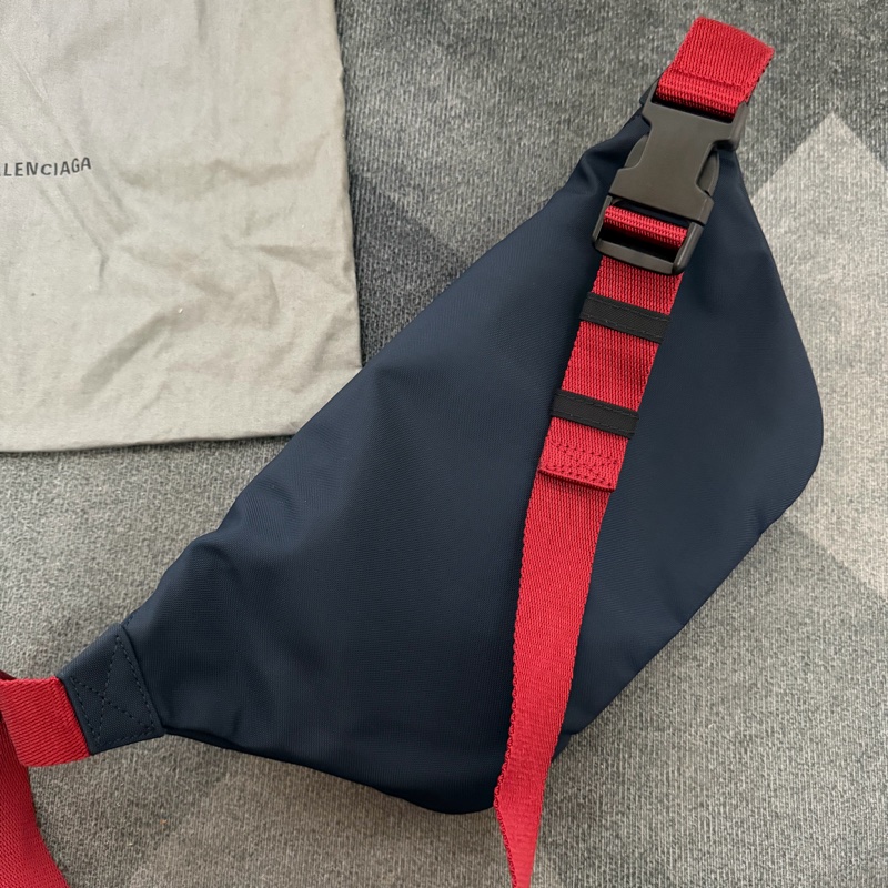 巴黎世家 經典刺繡LOGO尼龍拉鍊胸腰包-7