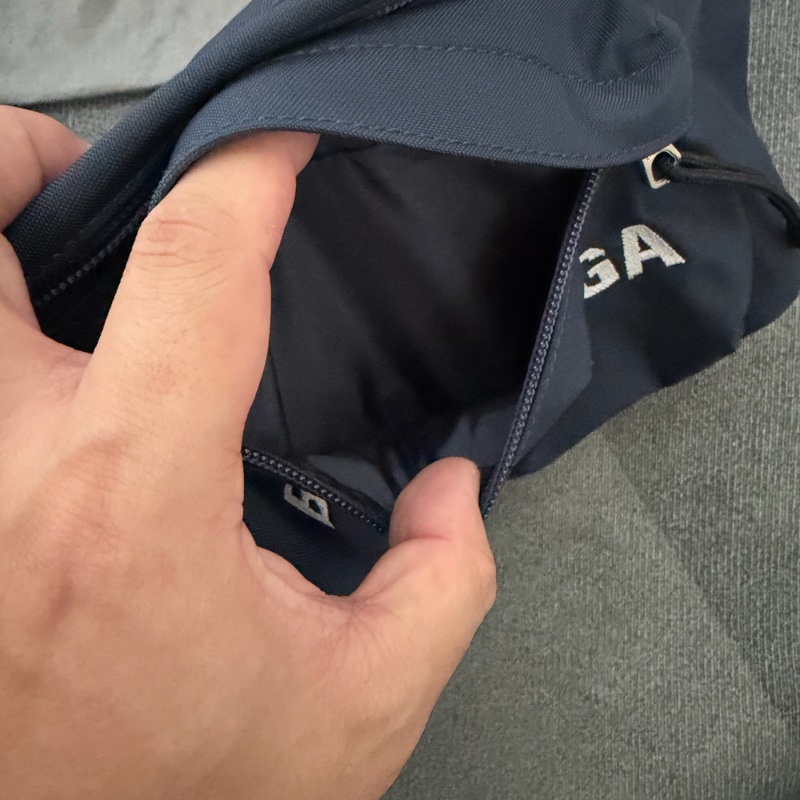 巴黎世家 經典刺繡LOGO尼龍拉鍊胸腰包-9