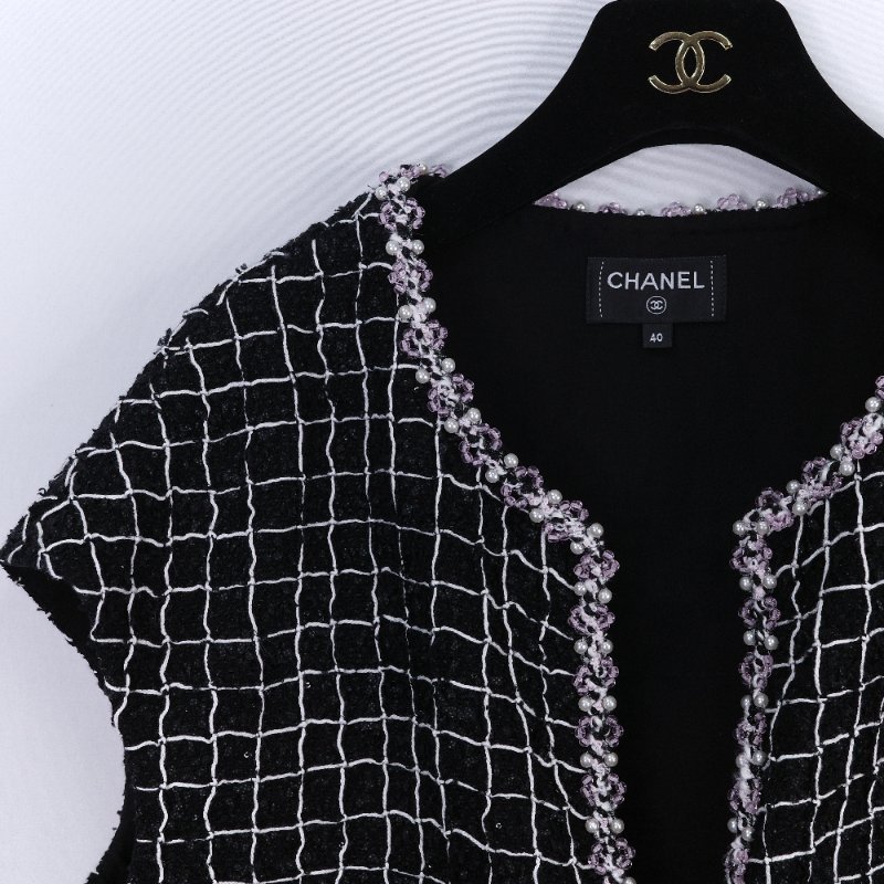 Chanel 香奈兒 黑白格紋亮片 裝飾珠珠 領口斜紋軟呢上衣-1
