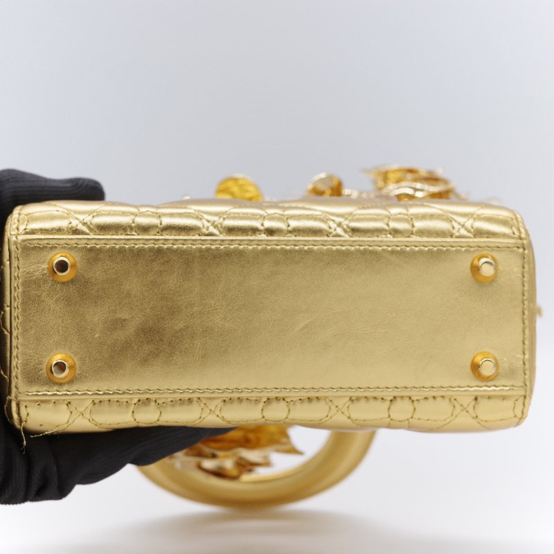 Dior 迪奧Dior Lady Art Anna Weyant 藝術家限量 金色金屬光澤 小羊皮 肩背包 手提包-7