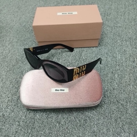 Miu Miu 女士 Glimpse 11W太陽鏡54 均碼碼橋寬: 2.1cm; 鏡腿長: 13.5cm; 鏡片直徑: 5.4cm