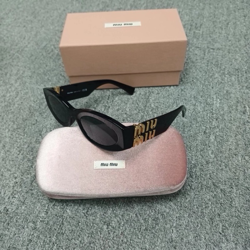 Miu Miu 女士 Glimpse 11W太陽鏡54 均碼碼橋寬: 2.1cm; 鏡腿長: 13.5cm; 鏡片直徑: 5.4cm-0