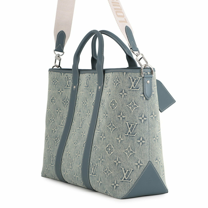 Louis Vuitton Monogram Washed Denim Weekend Tote NM M22537,一款兩用肩包和手提包。-1