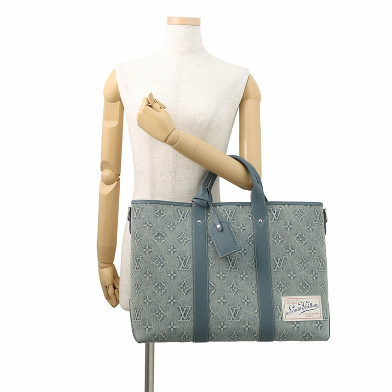 Louis Vuitton Monogram Washed Denim Weekend Tote NM M22537,一款兩用肩包和手提包。-3