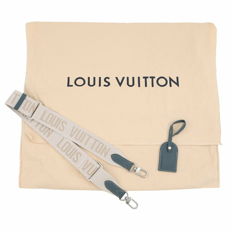 Louis Vuitton Monogram Washed Denim Weekend Tote NM M22537,一款兩用肩包和手提包。-17