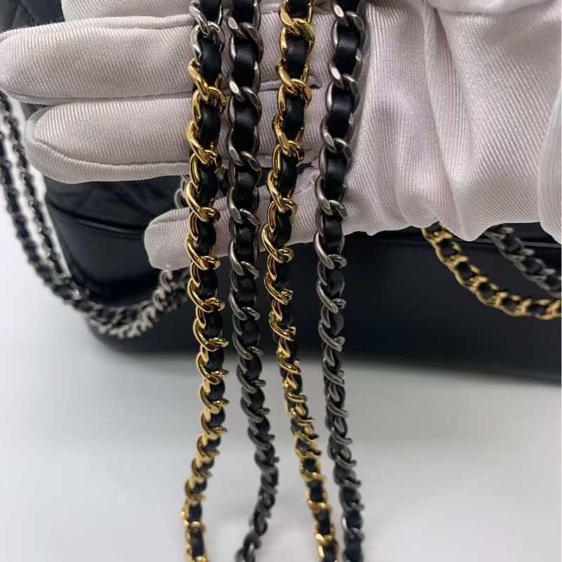 Chanel香奈兒流浪包中號黑色鏈條包，鐳射26開-9