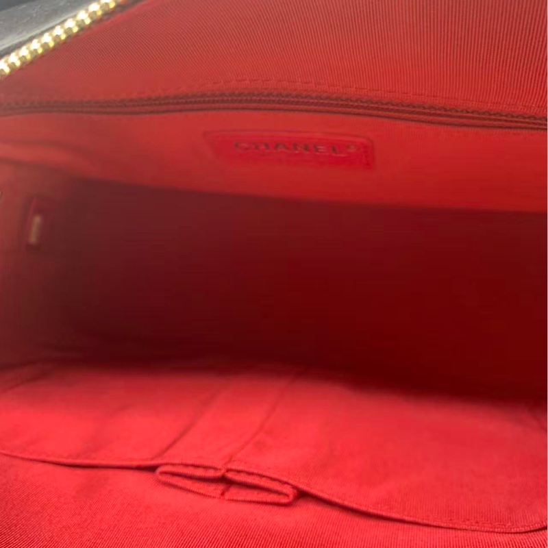 Chanel香奈兒流浪包中號黑色鏈條包，鐳射26開-12