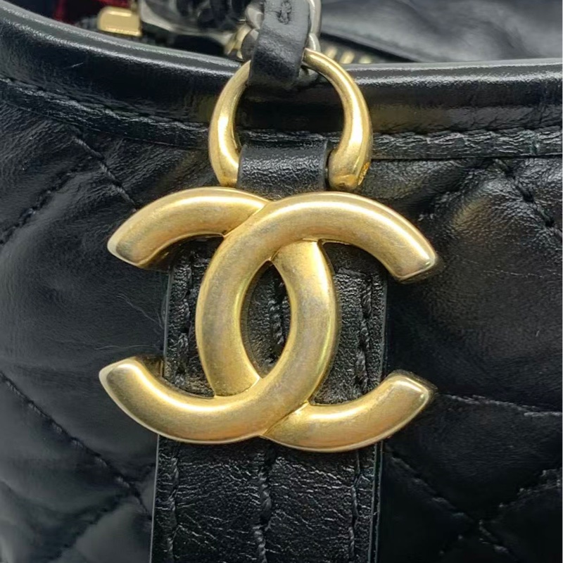 Chanel香奈兒流浪包中號黑色鏈條包，鐳射26開-13