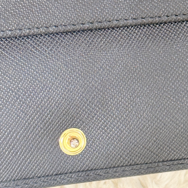 超級甜售🫨不錯的88新✨prada黑色防刮牛皮三折短夾 三折錢包 中夾 有零錢袋-4