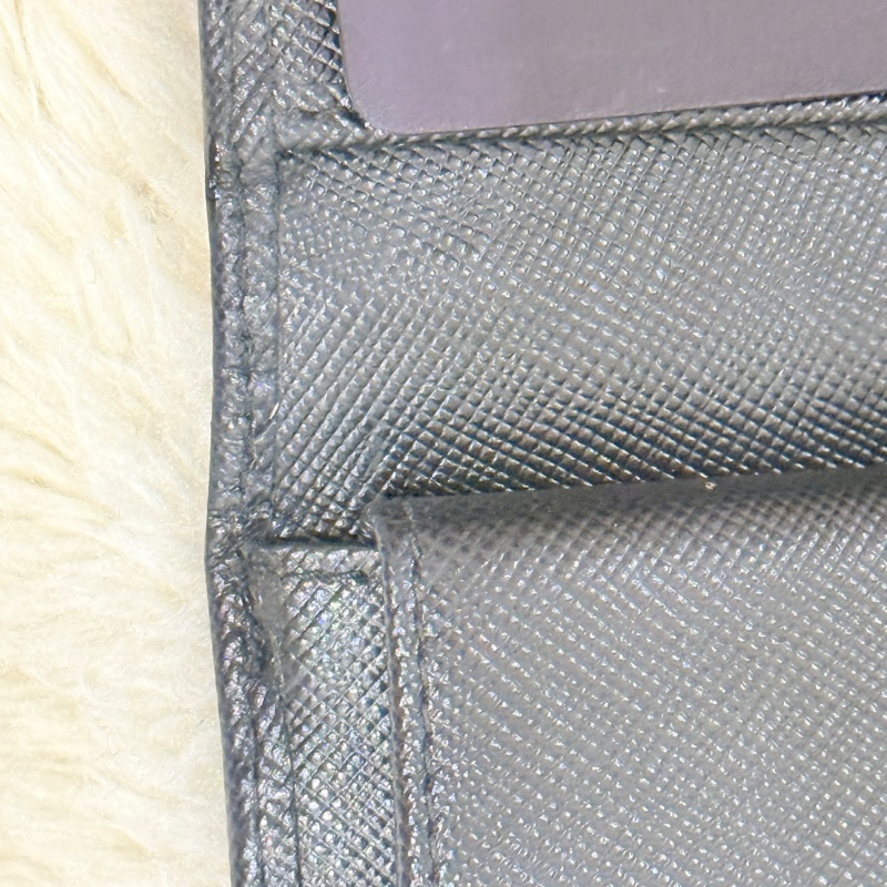 超級甜售🫨不錯的88新✨prada黑色防刮牛皮三折短夾 三折錢包 中夾 有零錢袋-6