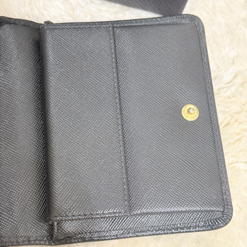 超級甜售🫨不錯的88新✨prada黑色防刮牛皮三折短夾 三折錢包 中夾 有零錢袋-7