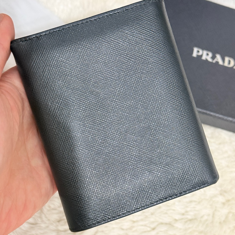超級甜售🫨不錯的88新✨prada黑色防刮牛皮三折短夾 三折錢包 中夾 有零錢袋-61