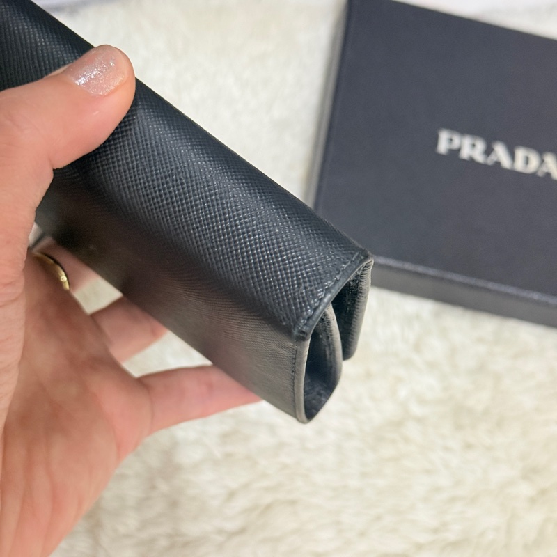超級甜售🫨不錯的88新✨prada黑色防刮牛皮三折短夾 三折錢包 中夾 有零錢袋-65