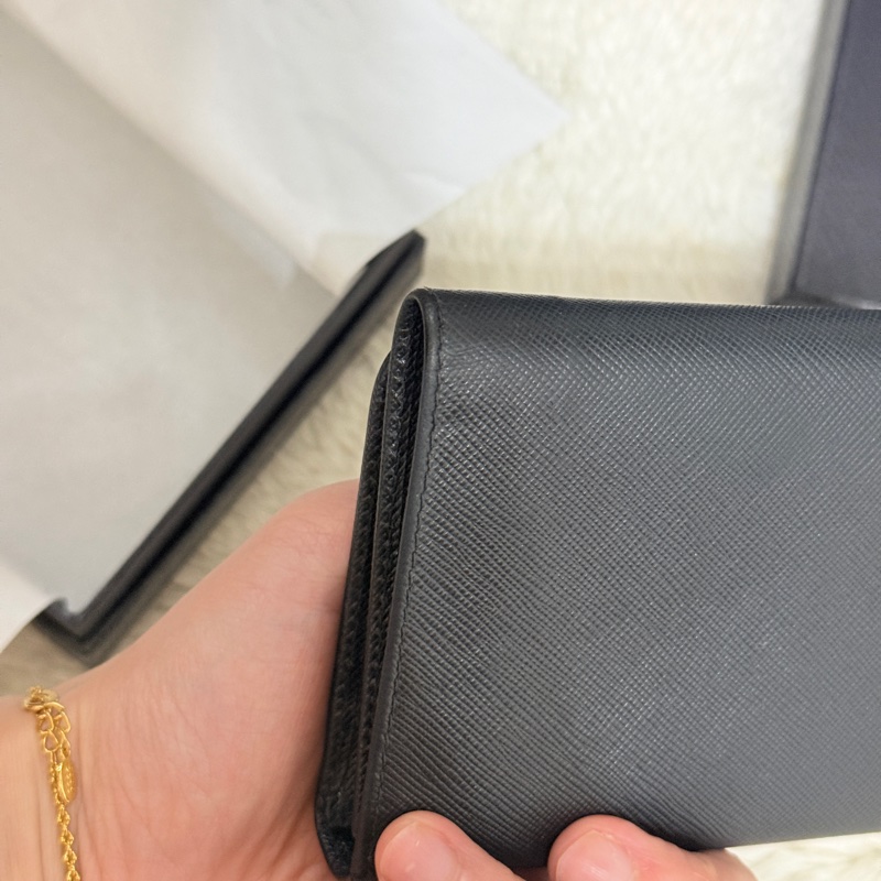 超級甜售🫨不錯的88新✨prada黑色防刮牛皮三折短夾 三折錢包 中夾 有零錢袋-70