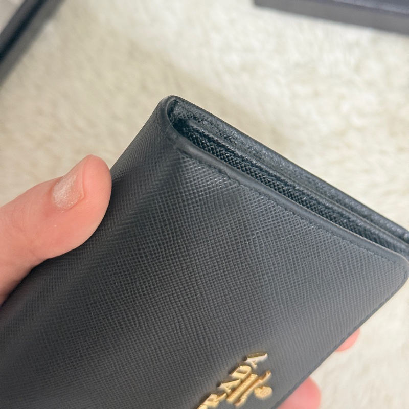 超級甜售🫨不錯的88新✨prada黑色防刮牛皮三折短夾 三折錢包 中夾 有零錢袋-74