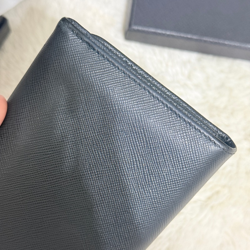 超級甜售🫨不錯的88新✨prada黑色防刮牛皮三折短夾 三折錢包 中夾 有零錢袋-77