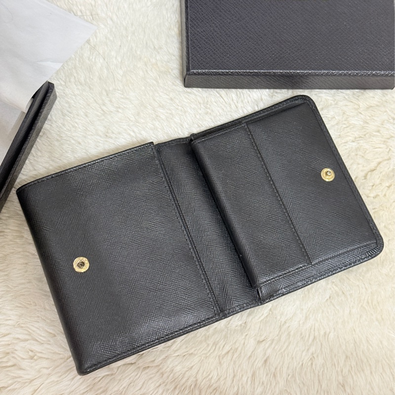 超級甜售🫨不錯的88新✨prada黑色防刮牛皮三折短夾 三折錢包 中夾 有零錢袋-83