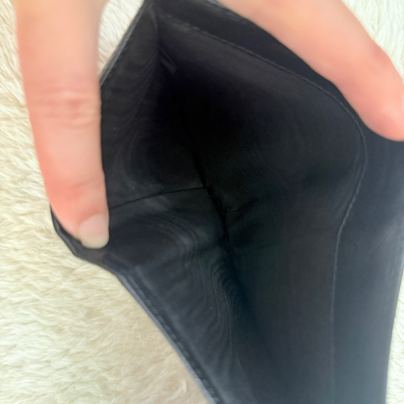 超級甜售🫨不錯的88新✨prada黑色防刮牛皮三折短夾 三折錢包 中夾 有零錢袋-86