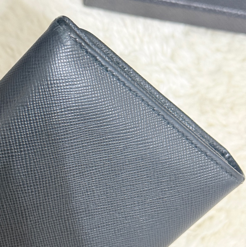 超級甜售🫨不錯的88新✨prada黑色防刮牛皮三折短夾 三折錢包 中夾 有零錢袋-9