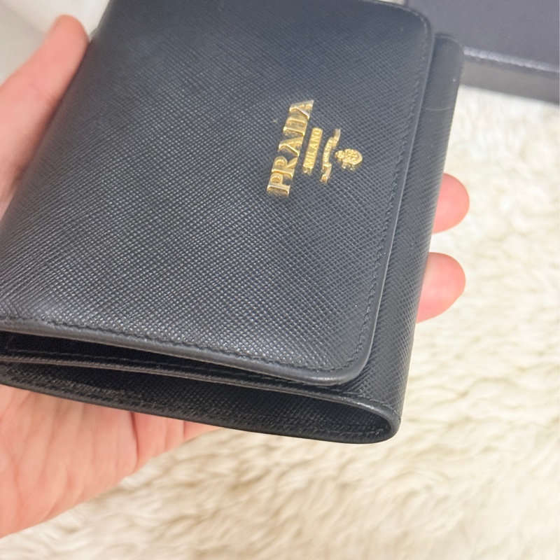 超級甜售🫨不錯的88新✨prada黑色防刮牛皮三折短夾 三折錢包 中夾 有零錢袋-15