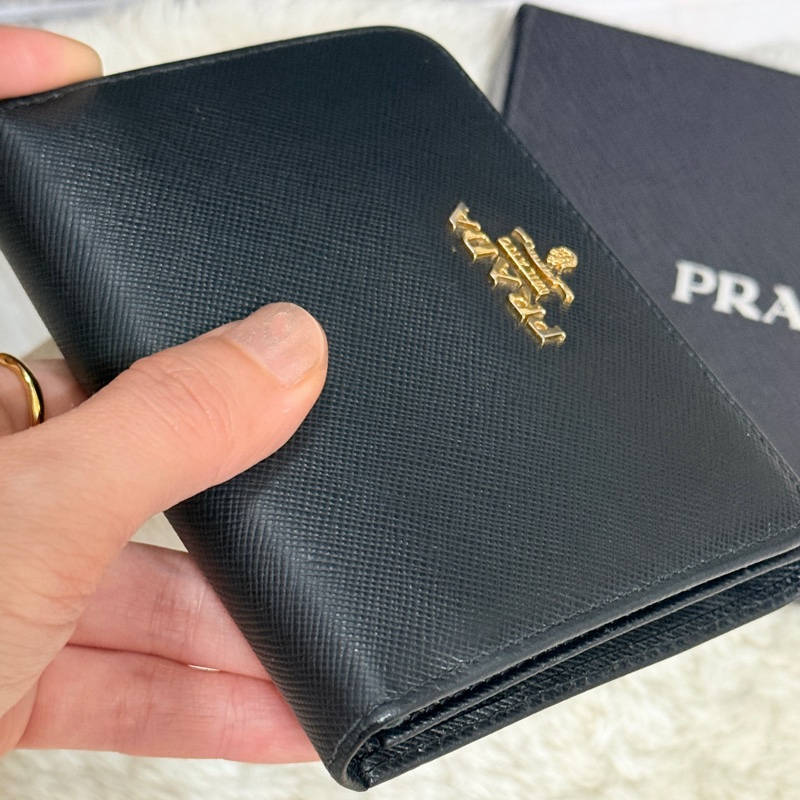 超級甜售🫨不錯的88新✨prada黑色防刮牛皮三折短夾 三折錢包 中夾 有零錢袋-17