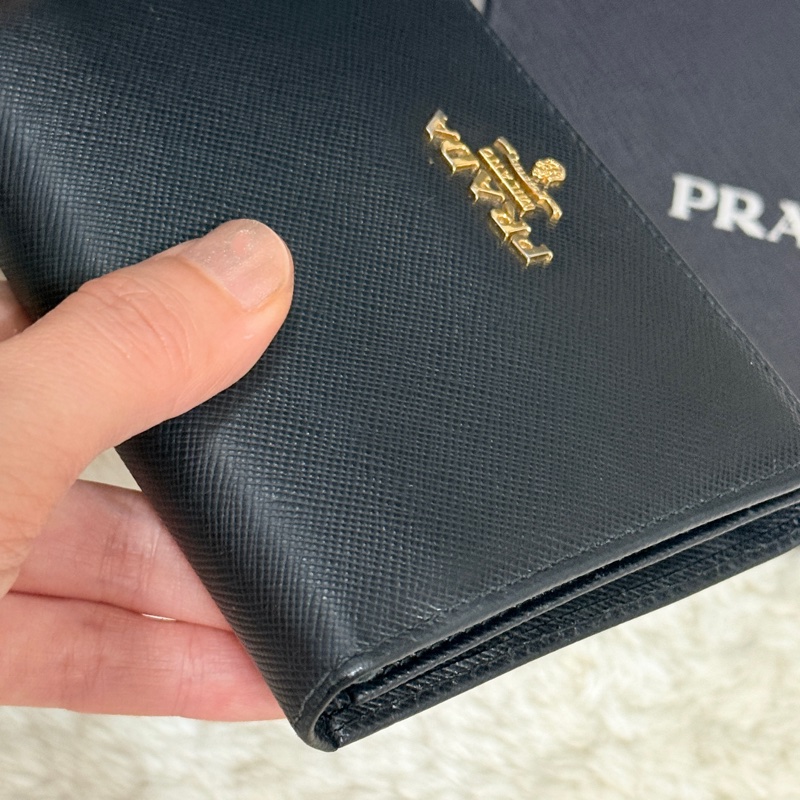 超級甜售🫨不錯的88新✨prada黑色防刮牛皮三折短夾 三折錢包 中夾 有零錢袋-21