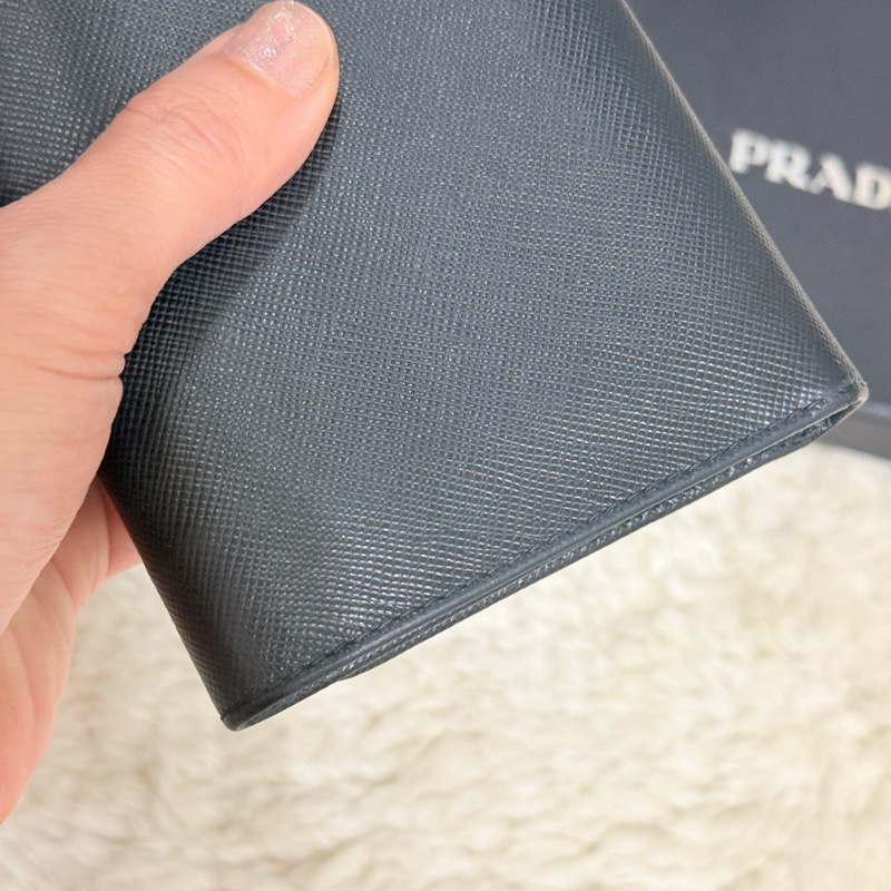 超級甜售🫨不錯的88新✨prada黑色防刮牛皮三折短夾 三折錢包 中夾 有零錢袋-30