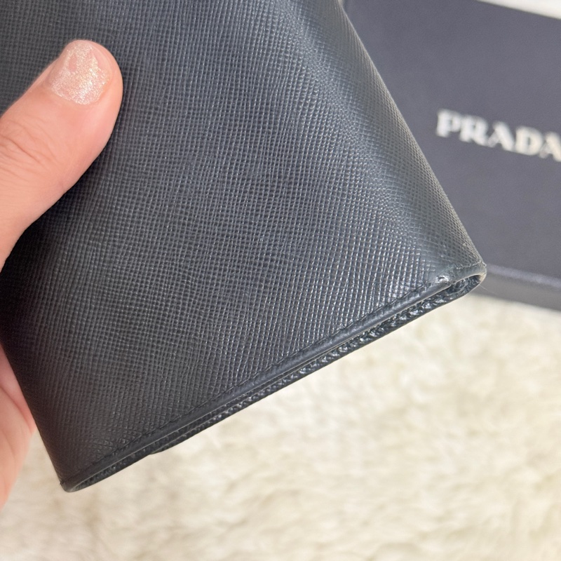 超級甜售🫨不錯的88新✨prada黑色防刮牛皮三折短夾 三折錢包 中夾 有零錢袋-31