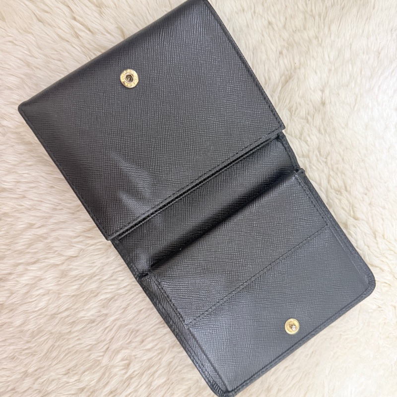 超級甜售🫨不錯的88新✨prada黑色防刮牛皮三折短夾 三折錢包 中夾 有零錢袋-43