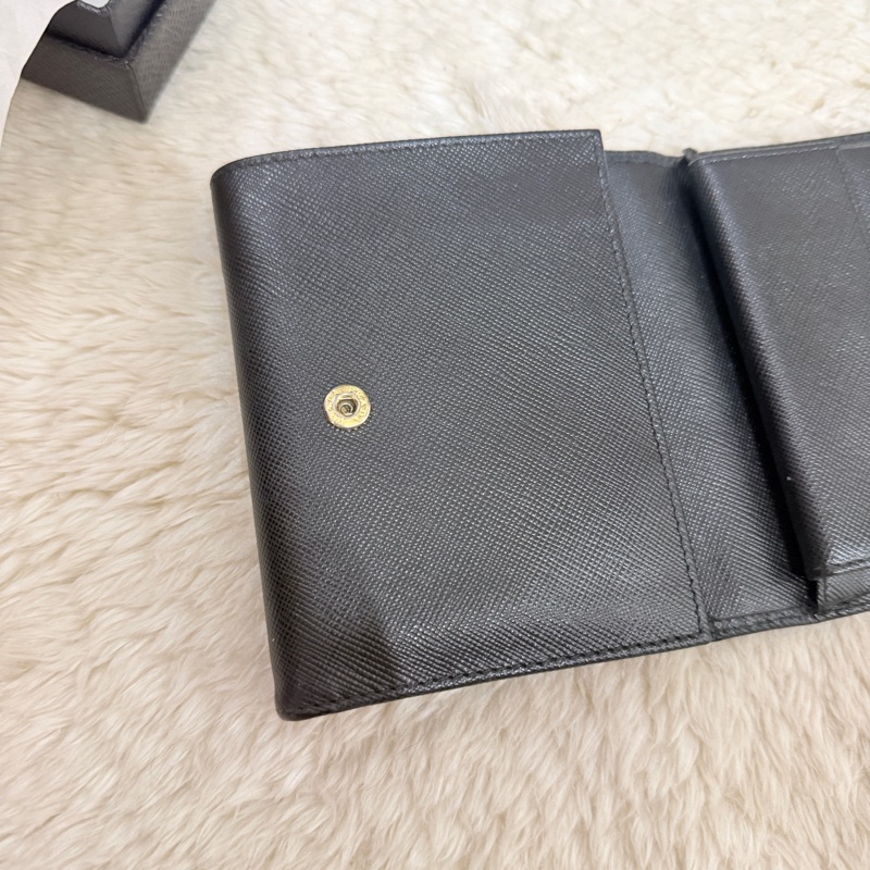 超級甜售🫨不錯的88新✨prada黑色防刮牛皮三折短夾 三折錢包 中夾 有零錢袋-44