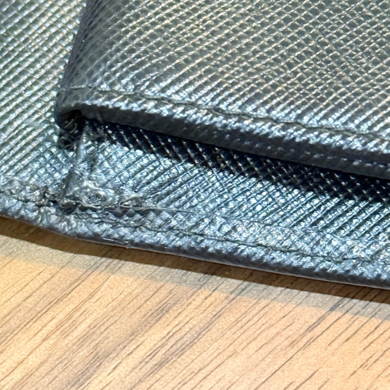 77新🎖️甜售私物🖤prada黑色防刮牛皮三折短夾 三折錢包 中夾 有零錢袋-96