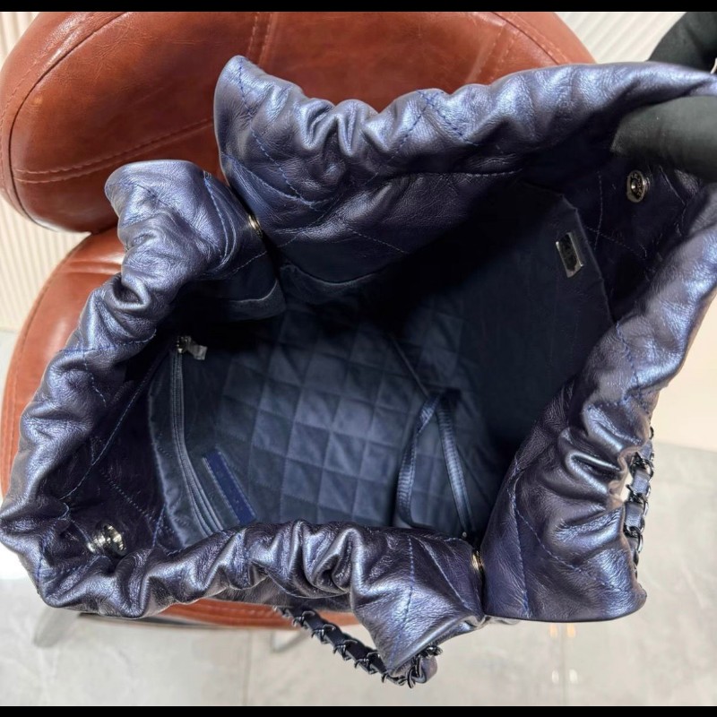 Chanel 22bag 中size
油蠟牛皮深 藍色-8