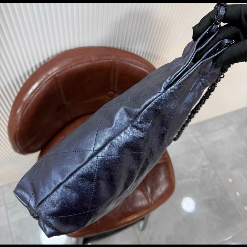 Chanel 22bag 中size
油蠟牛皮深 藍色-9