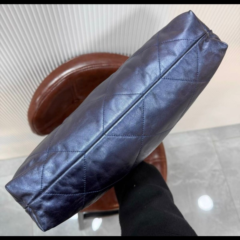 Chanel 22bag 中size
油蠟牛皮深 藍色-10