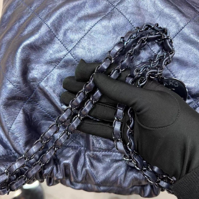 Chanel 22bag 中size
油蠟牛皮深 藍色-12