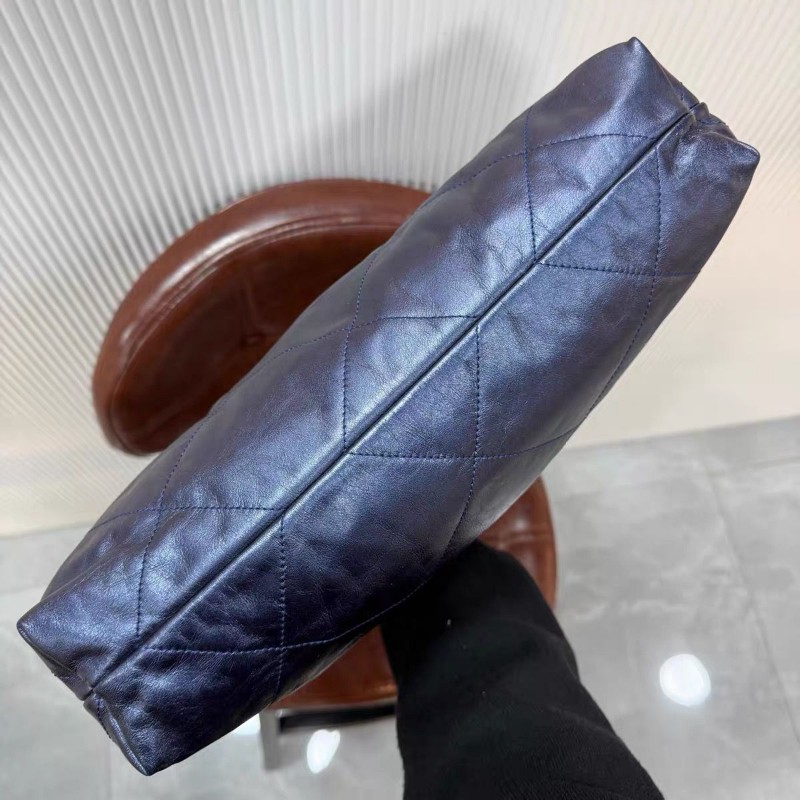 Chanel 22bag 中size
油蠟牛皮深 藍色-15