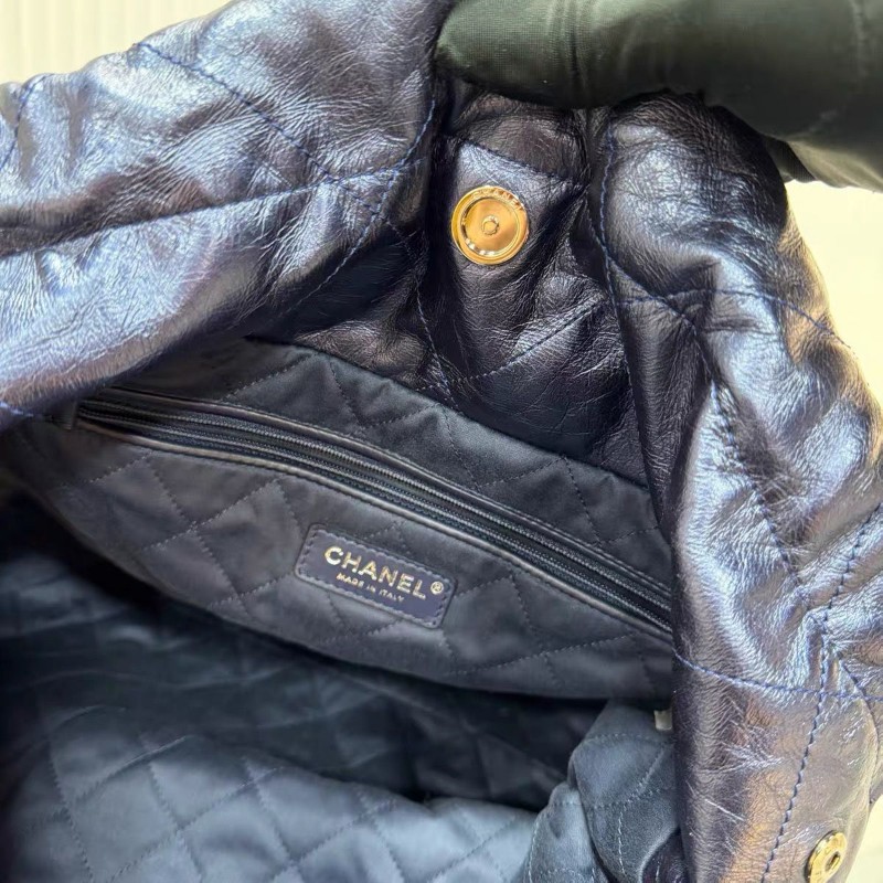 Chanel 22bag 中size
油蠟牛皮深 藍色-22