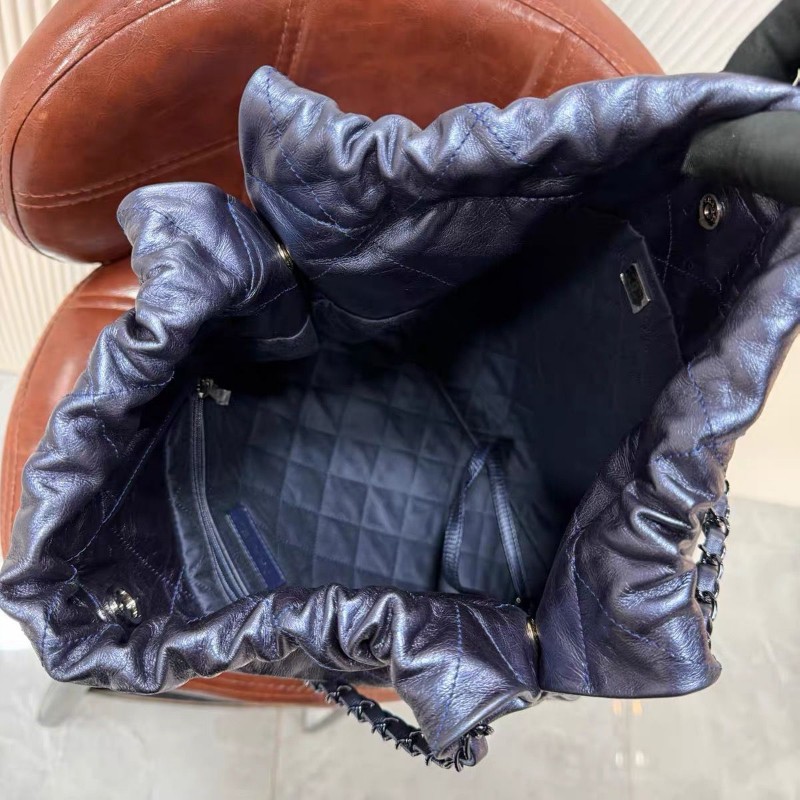 Chanel 22bag 中size
油蠟牛皮深 藍色-23