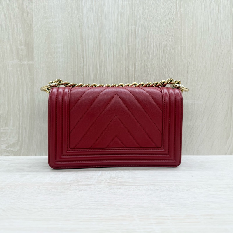 CHANEL紅色牛皮山形紋金扣BOY20CM/A67085-3