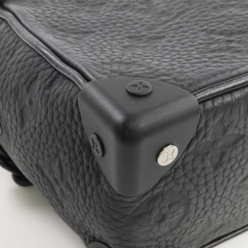 LOUIS VUITTON Monogram Taurillon Mini Soft Trunk肩背袋-8